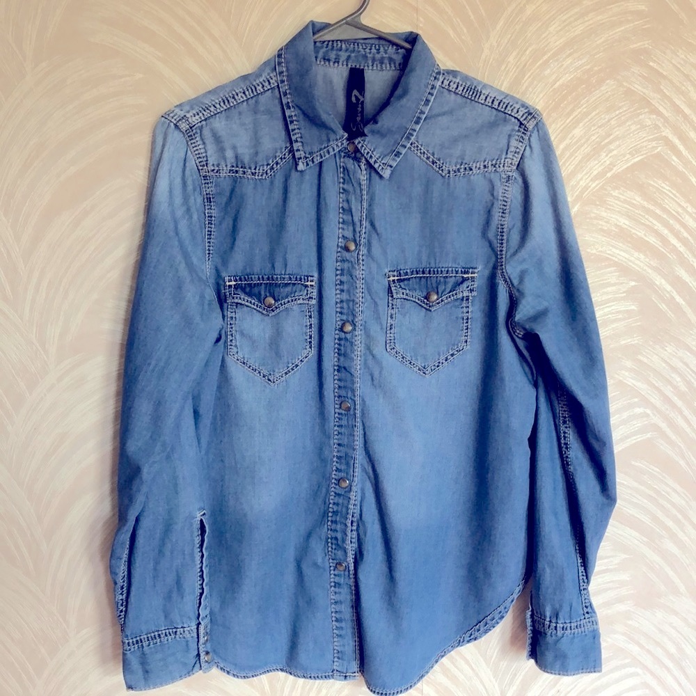 Women’s Seven7 Western Button Down Pearl Snap Buttons Shirt Hem Double Stitching